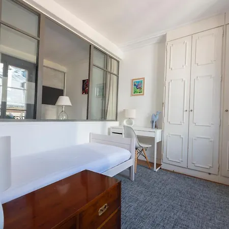 Colonnade Apartment