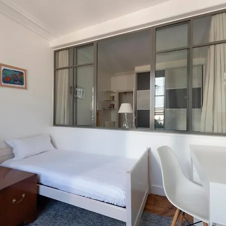 Colonnade Apartment